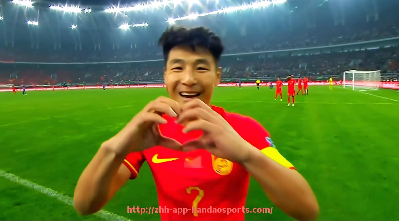 半岛体育app-法甲赛季经典决战回顾及关键比赛战术分析