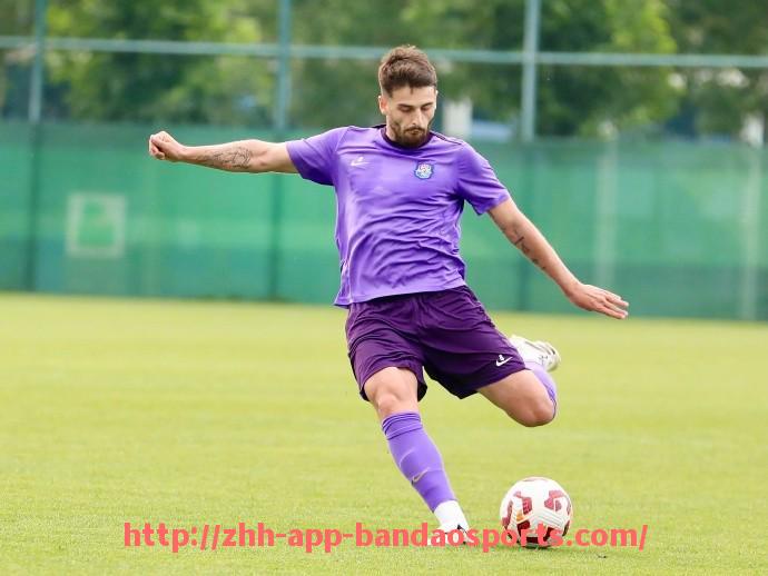 半岛体育app-2023年世俱杯利物浦赛后总结，球队表现与改进方向研究